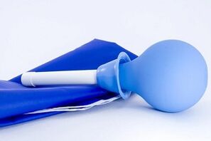 enema de limpeza para eliminar os parasitos do corpo